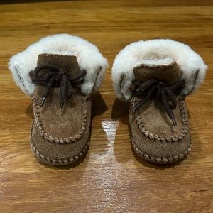 UGG boots. Toddler size 2/3